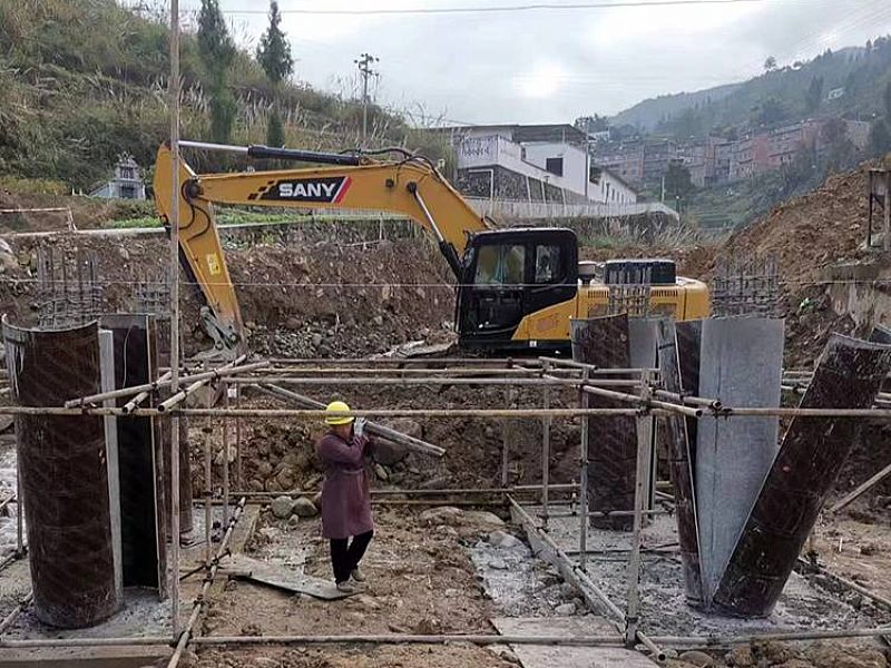 �S����ײ��ģ��S��,����ģ�嶨�ƃr��